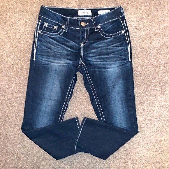 Daytrip Jeans - Picture 1 of 9